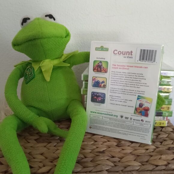 Sesame Street DVD Count on Elmo BRAND NEW SEALED Numbers Friendship - Picture 2 of 4